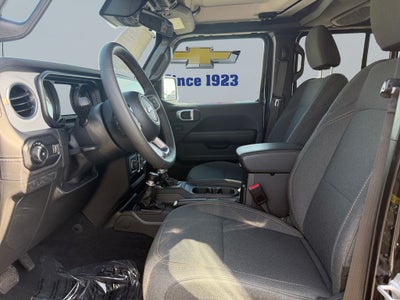 2025 Jeep Wrangler 4-Door Sahara 4x4