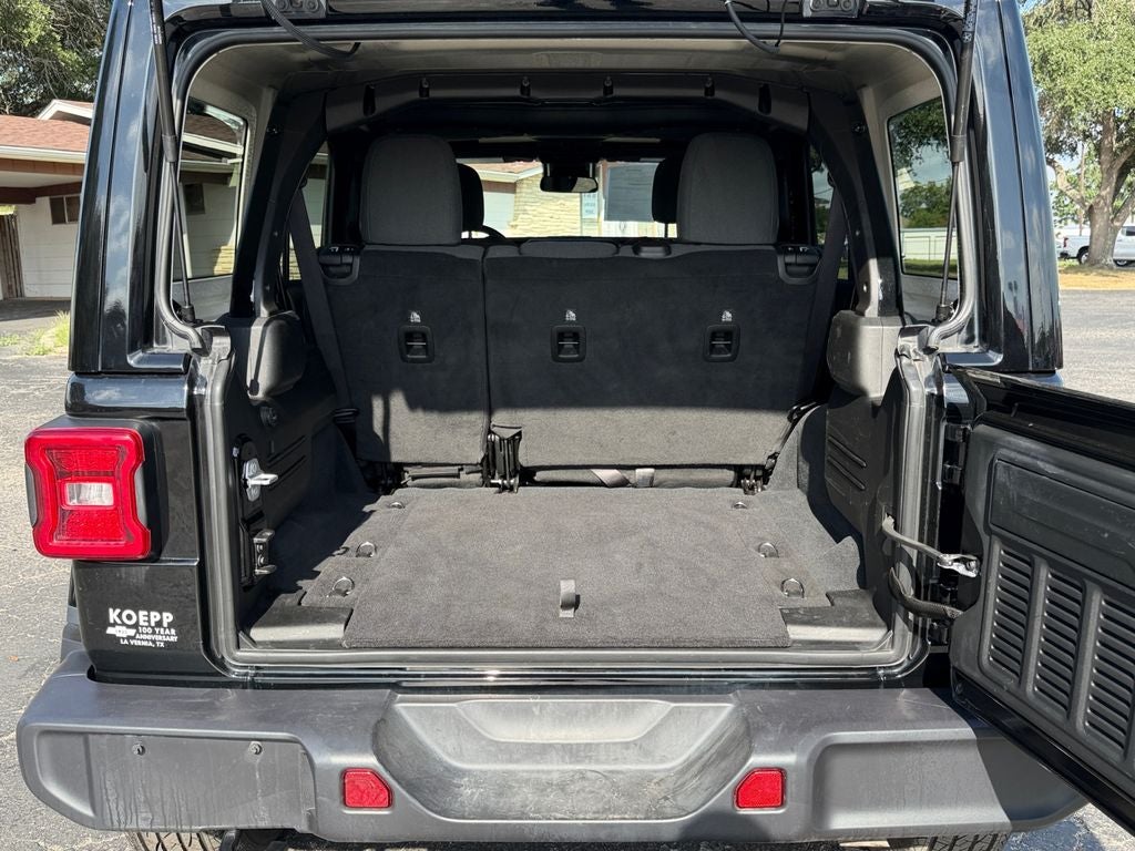 2025 Jeep Wrangler 4-Door Sahara 4x4