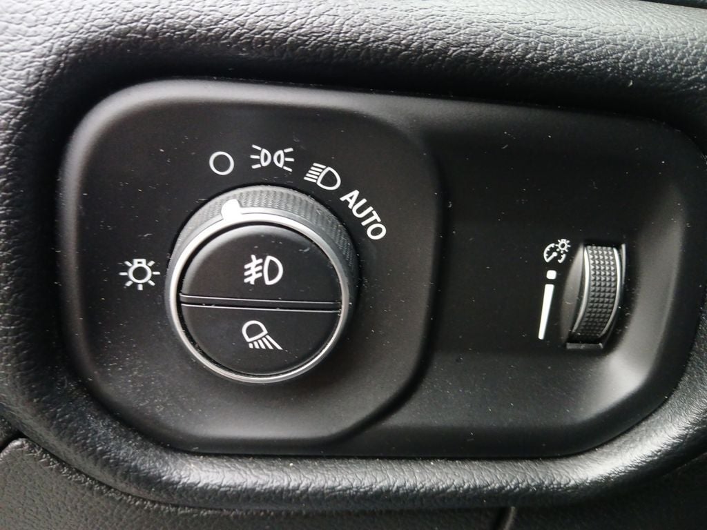 2022 RAM 1500 Lone Star Crew Cab 4x2 5'7" Box