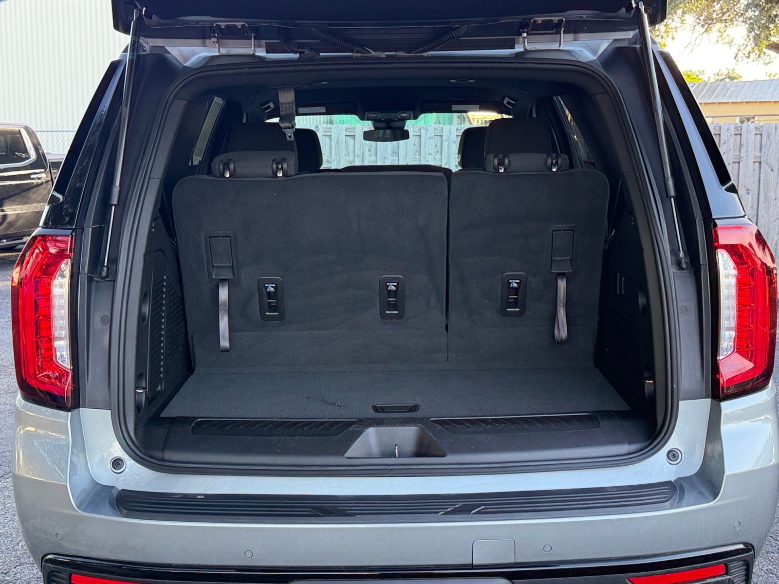 2024 GMC Yukon SLE