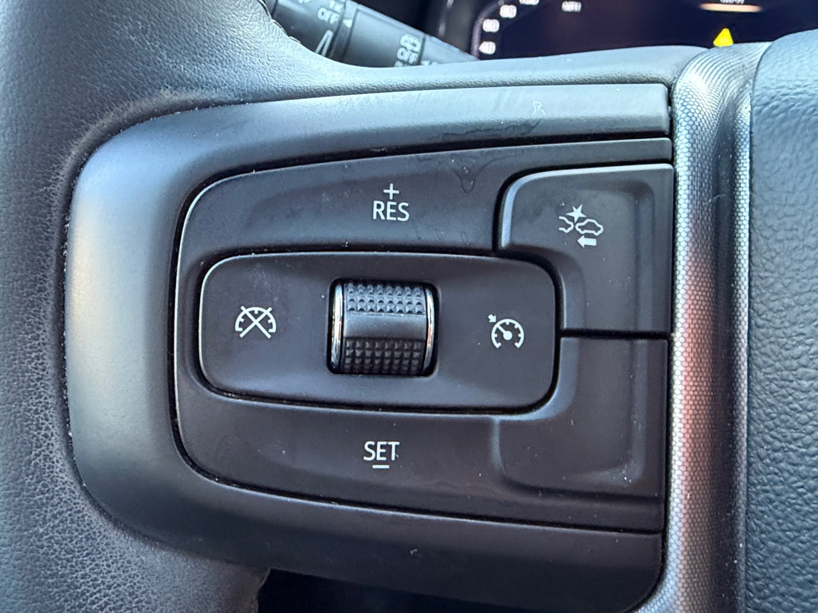 2024 GMC Yukon SLE