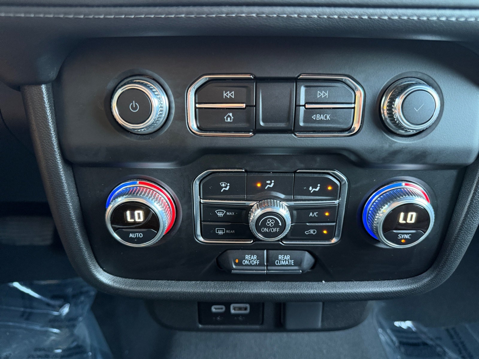 2024 GMC Yukon SLE