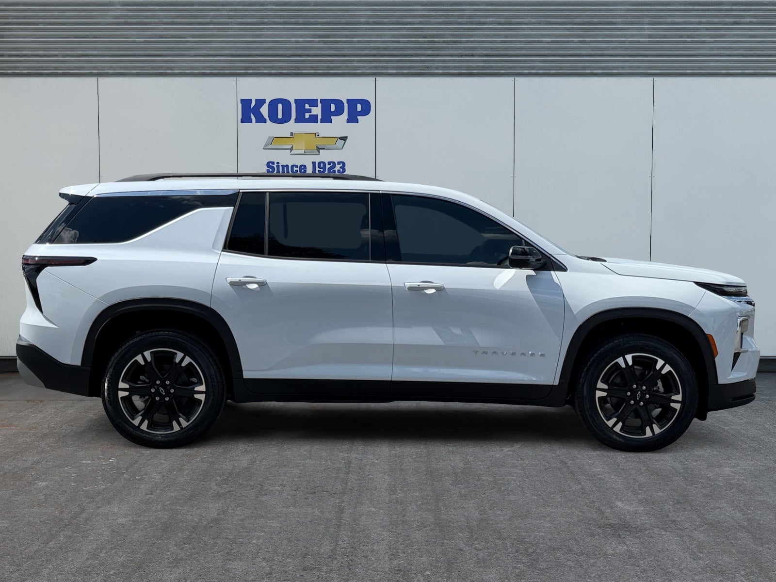 2027 Chevrolet Traverse LT