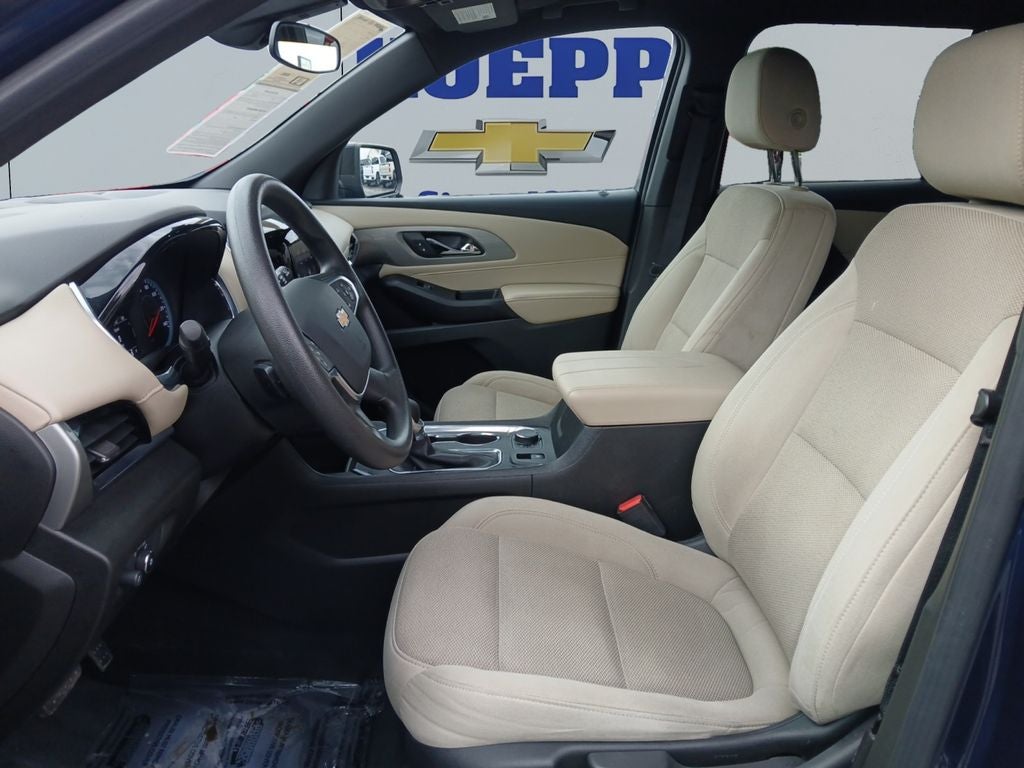 2023 Chevrolet Traverse LS