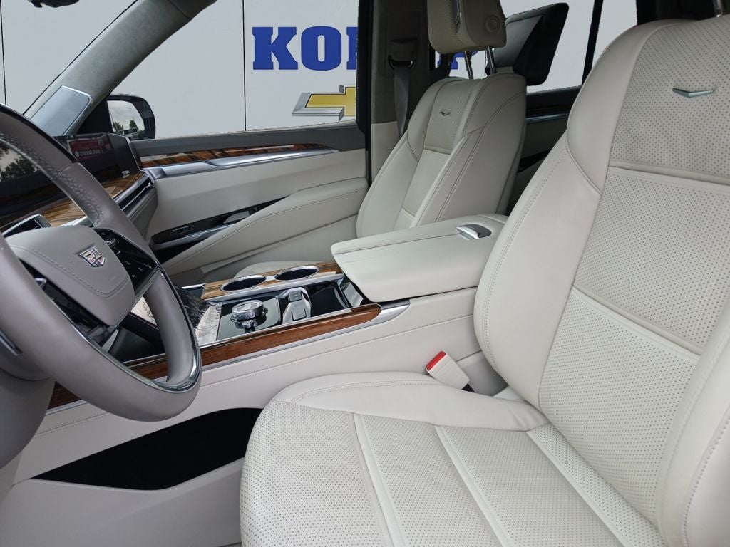 2025 Cadillac Escalade Sport Platinum