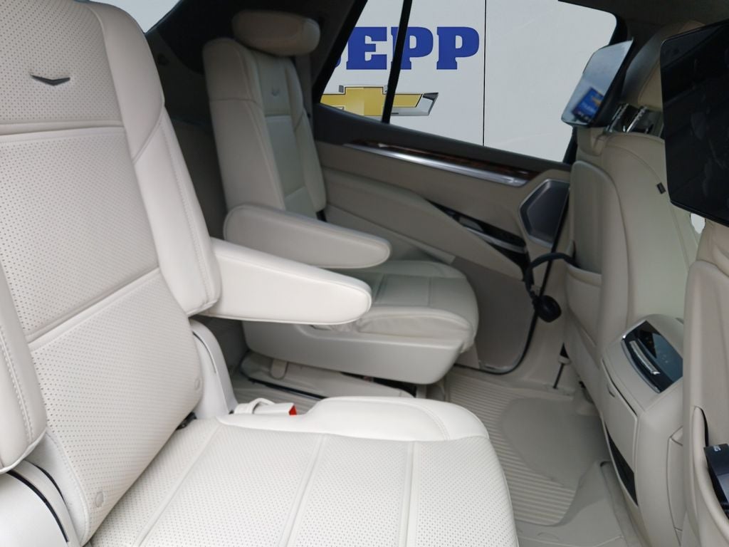 2025 Cadillac Escalade Sport Platinum