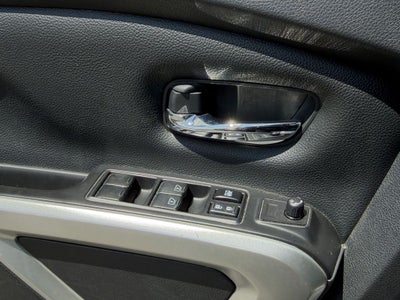 2022 Nissan TITAN Crew Cab SV 4x2