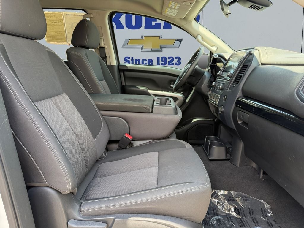 2022 Nissan TITAN Crew Cab SV 4x2