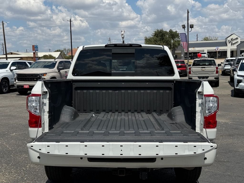 2022 Nissan TITAN Crew Cab SV 4x2