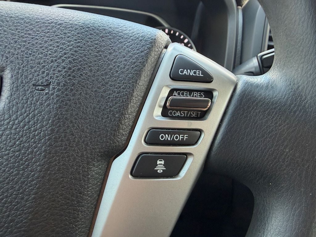 2022 Nissan TITAN Crew Cab SV 4x2