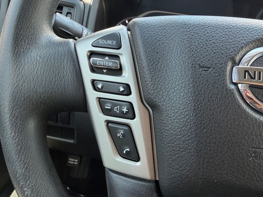 2022 Nissan TITAN Crew Cab SV 4x2