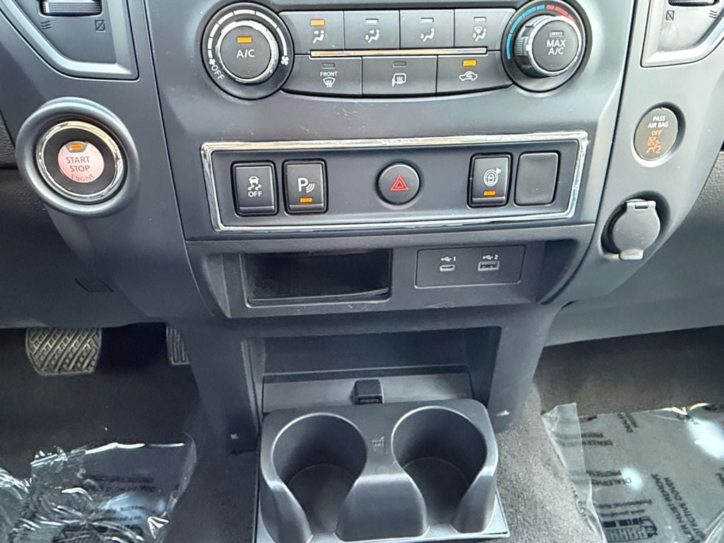 2022 Nissan TITAN Crew Cab SV 4x2