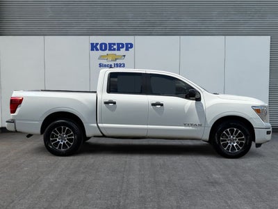 2022 Nissan TITAN Crew Cab SV 4x2