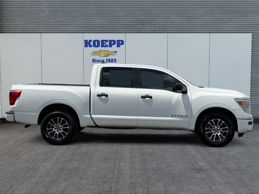 2022 Nissan TITAN Crew Cab SV 4x2