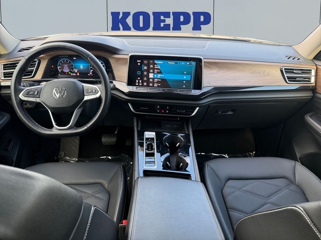 2025 Volkswagen Atlas 2.0T SE w/Technology