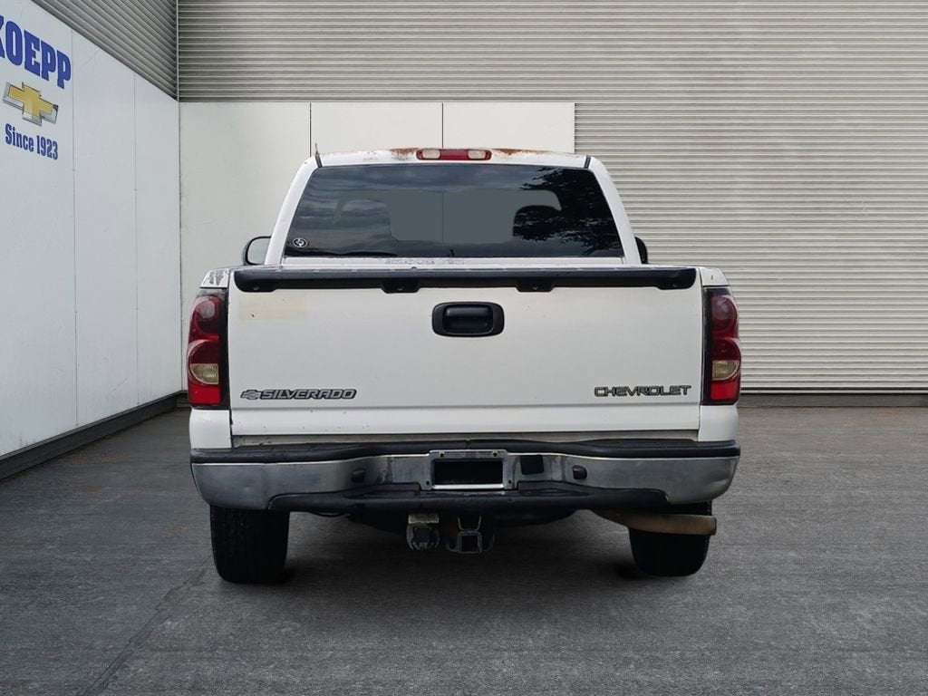 2004 Chevrolet Silverado 1500 LS