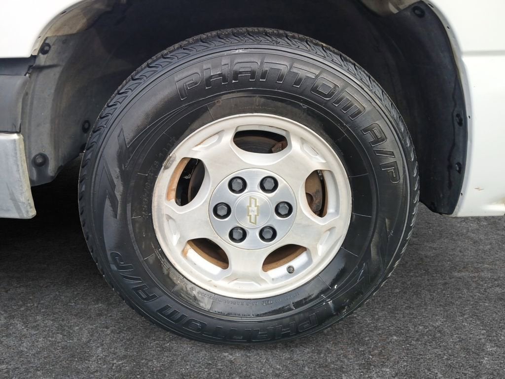 2004 Chevrolet Silverado 1500 LS