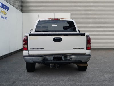 2004 Chevrolet Silverado 1500 LS