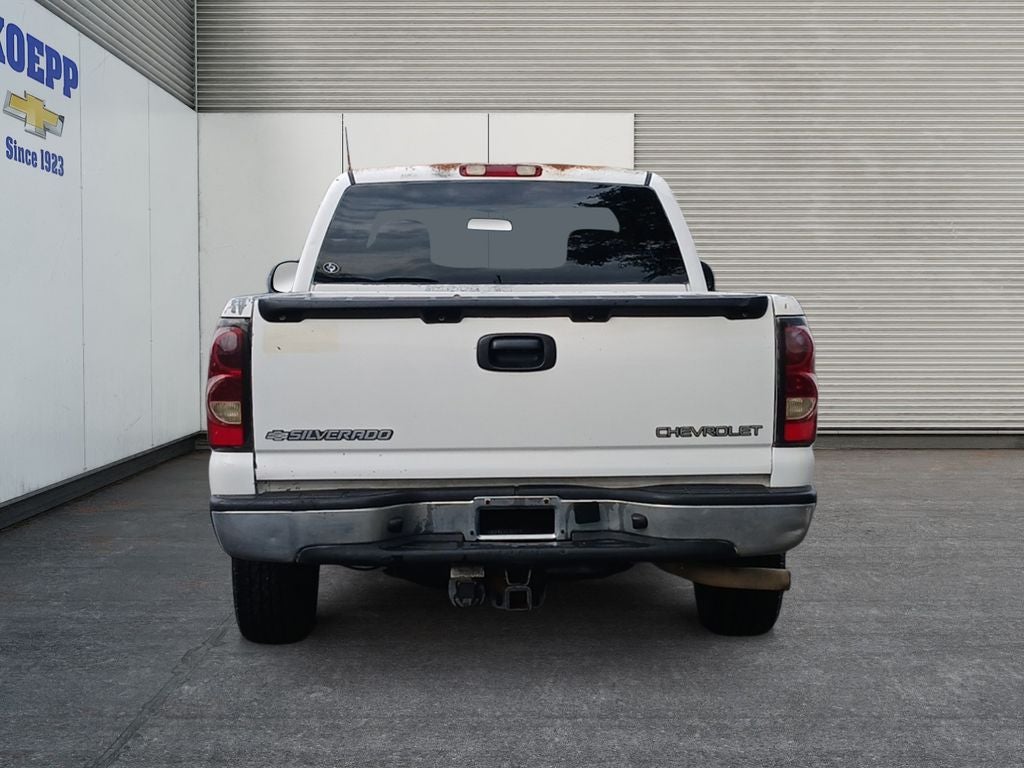 2004 Chevrolet Silverado 1500 LS