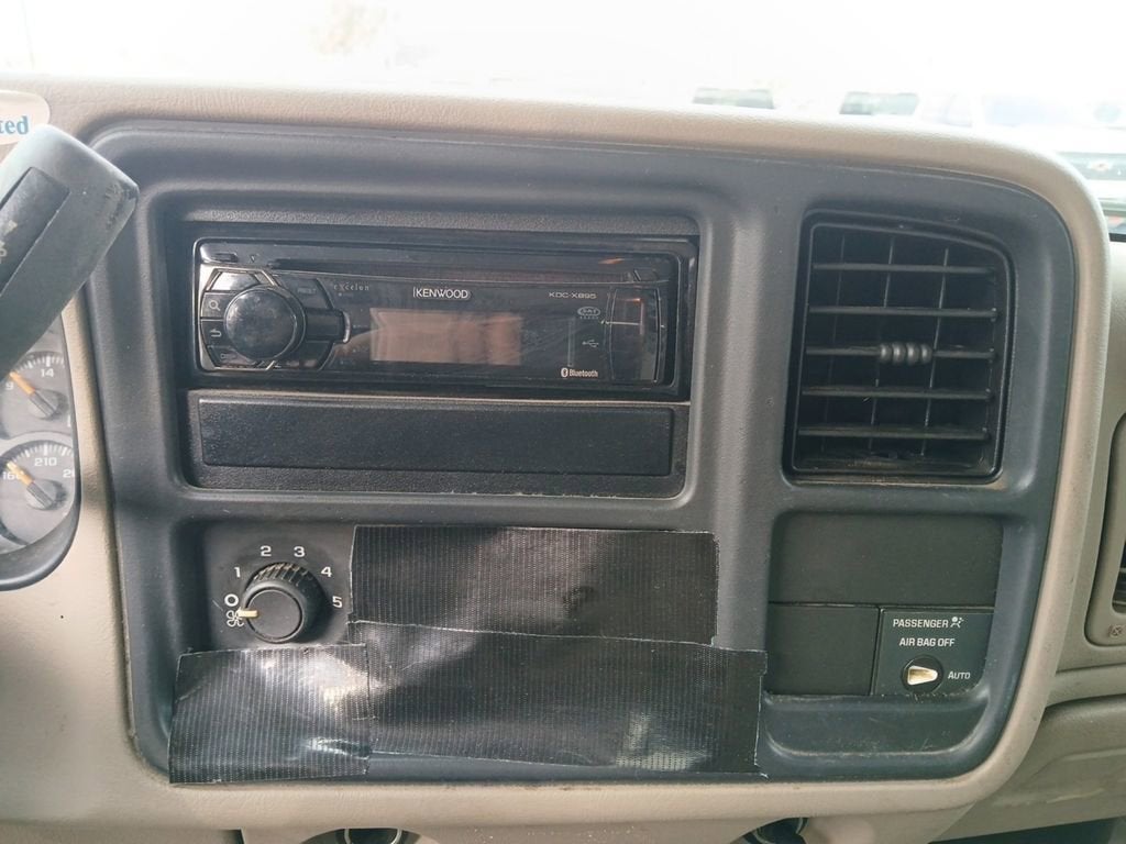 2004 Chevrolet Silverado 1500 LS