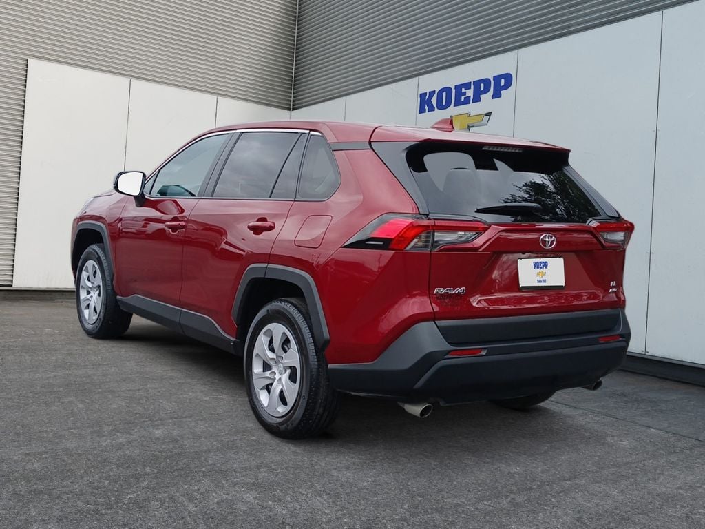 2024 Toyota RAV4 LE
