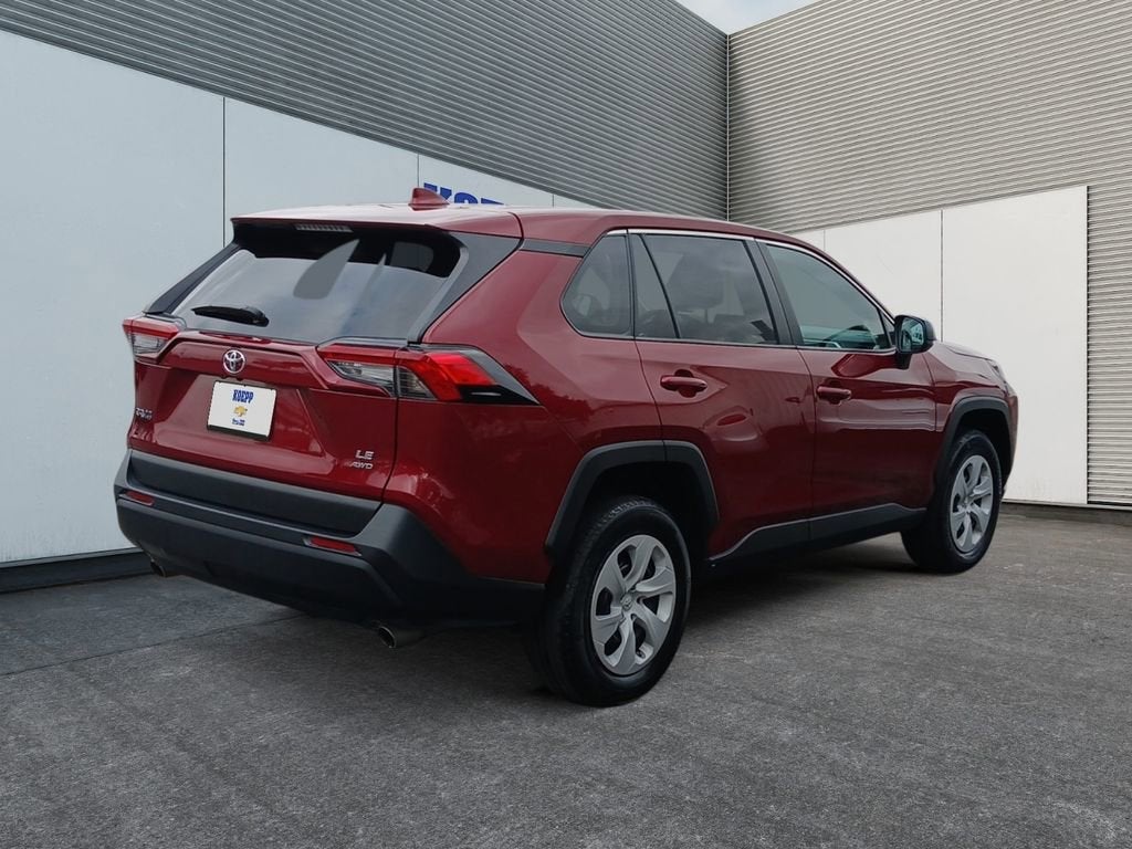 2024 Toyota RAV4 LE