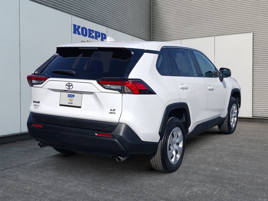 2024 Toyota RAV4 LE