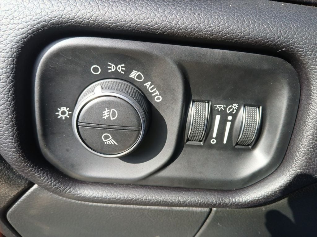 2022 RAM 3500 Laramie Crew Cab 4x4 8' Box