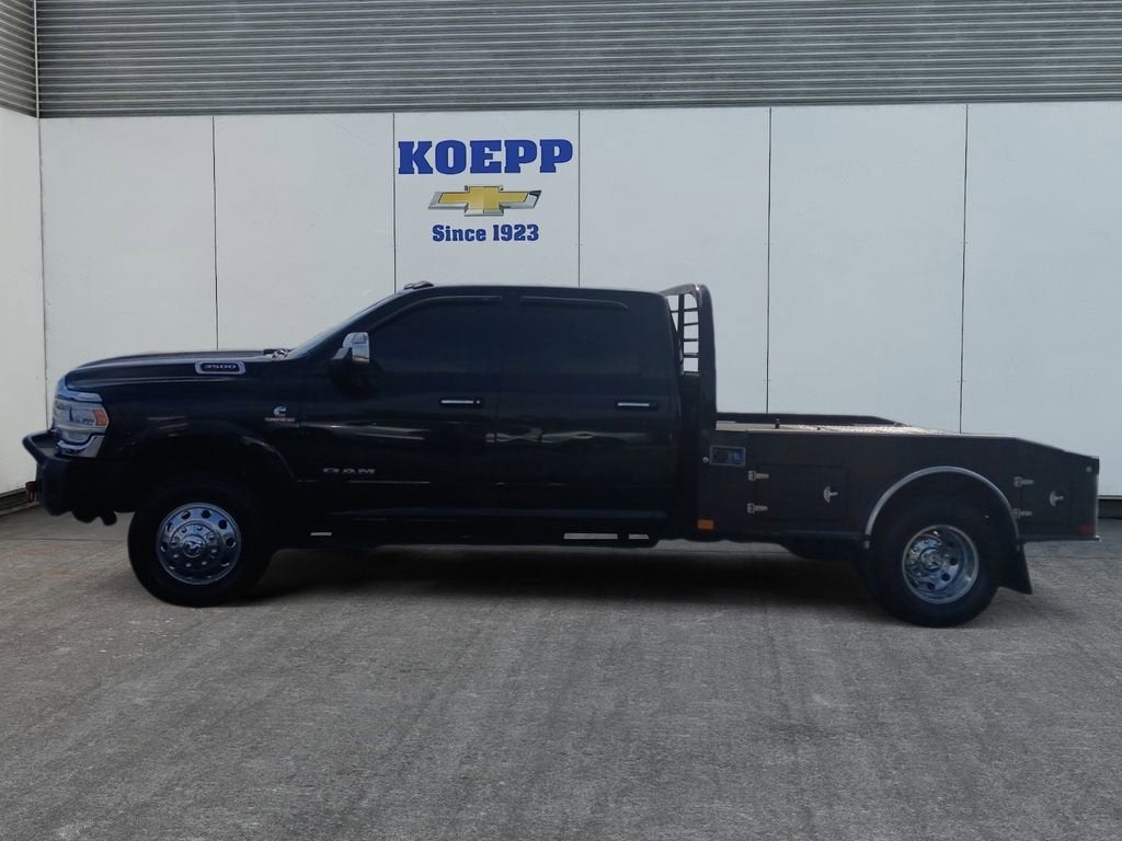 2022 RAM 3500 Laramie Crew Cab 4x4 8' Box