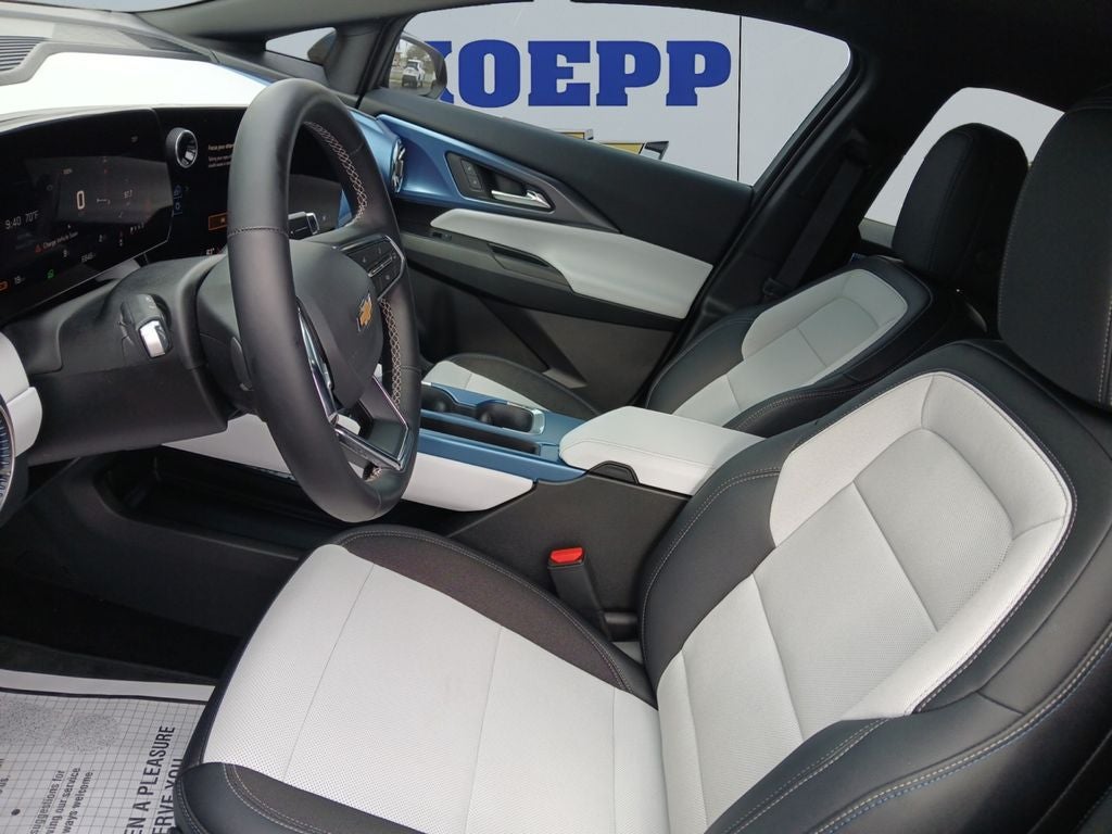 2025 Chevrolet Equinox EV LT