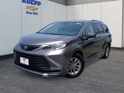 2021 Toyota Sienna LE