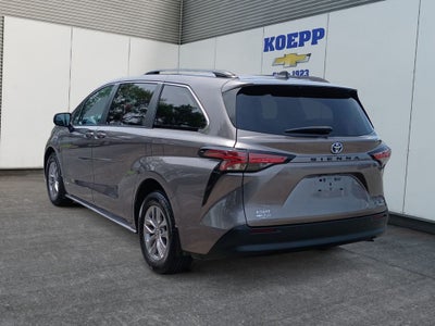 2021 Toyota Sienna LE