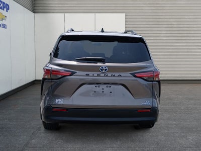 2021 Toyota Sienna LE